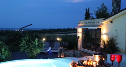 Villa Hacienda private pool and jacuzzi