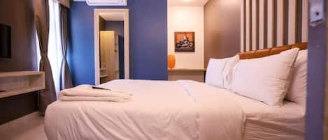 Egyptian cotton sheets, premium bedding, down duvets, pillow-top beds
