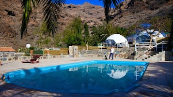 Outdoor pool, open 10:00 AM to 7:00 PM, sun loungers