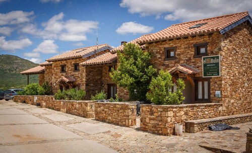In the Maillo house you can enjoy a terrace with barbecue and a front patio