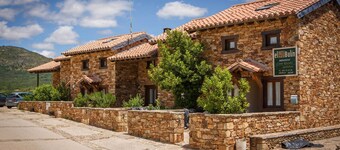 In the Maillo house you can enjoy a terrace with barbecue and a front patio