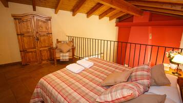 1 slaapkamer, een strijkplank/strijkijzer, wifi, beddengoed