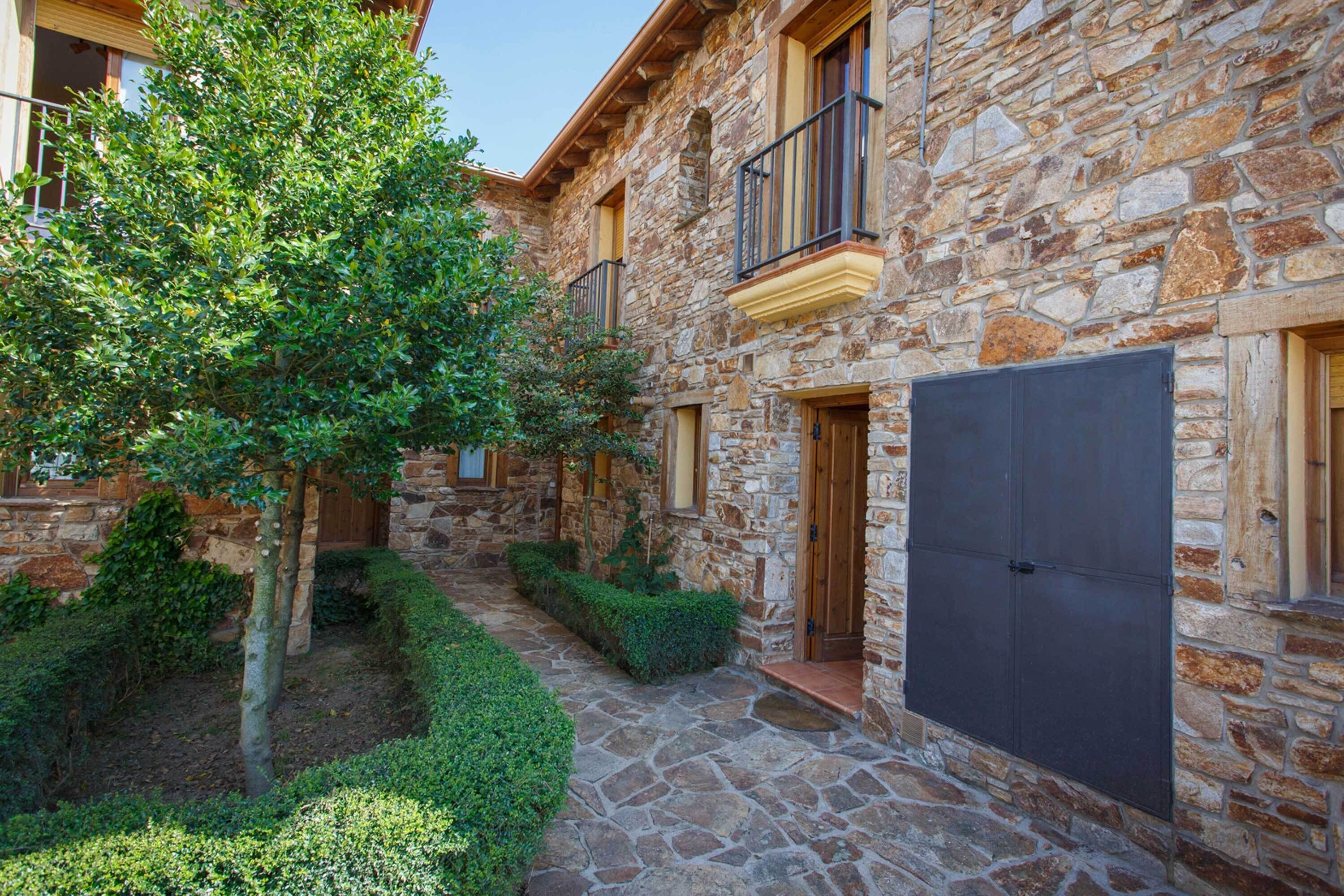 تفاصيل الفندق من الخارج