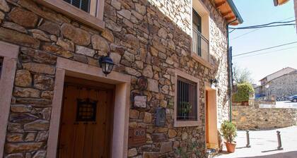 Beautiful little house for even with fireplace in Braojos