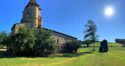 Country cottage with swimming pool