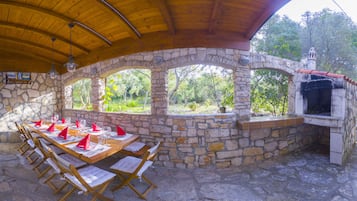 BBQ/picnic area