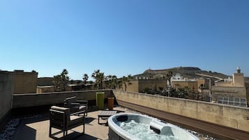 Comfort Double Room, Hot Tub, Garden View | Desk, laptop workspace, iron/ironing board, free WiFi