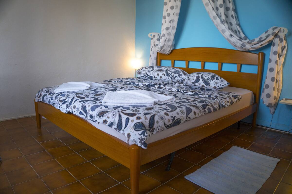 Basic Apartment | 4 bedrooms, free WiFi, bed sheets