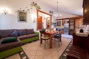 Design Apartment, 2 Bedrooms | Living area | Flat-screen TV - Victorious VIScovery Yellow (Vis)