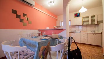 Appartement | Restauration dans la chambre
