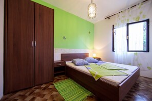 Basic Apartment | 2 bedrooms, free WiFi, bed sheets - Victorious VIScovery Orange (Vis)