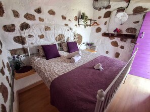 Standaard tweepersoonskamer, 1 tweepersoonsbed, niet-roken, gemeenschappelijke badkamer | Hypoallergeen beddengoed, donsdekens, beddengoed