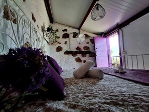 Hypo-allergenic bedding, down comforters, bed sheets - Mountain Hostel Finca la Isa (Tejeda)