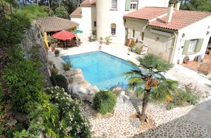 Outdoor pool - Portail des Oliviers "Property" near the Ardèche gorges (Pont-Saint-Esprit)