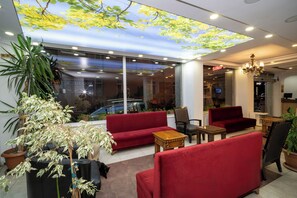 55-cm flat-screen TV with satellite channels, TV - Hotel Simper (Istanbul)