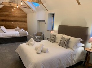 Family Room with Private Bathroom | Free WiFi