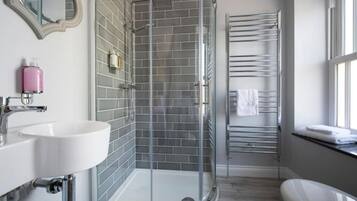 Double Room With Private Bathroom | Bathroom | Free toiletries, hair dryer, towels, soap