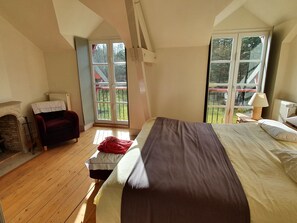 5 chambres, bureau, fer et planche à repasser, Wi-Fi gratuit