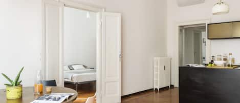 Apartment, 2 Bedrooms | In-room dining