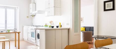 Appartamento, 1 camera da letto | Area soggiorno | TV a schermo piatto