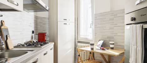 Apartment, 1 Bedroom | In-room dining