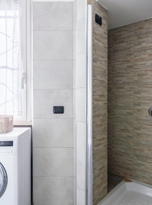 Apartment, 1 Bedroom | Bathroom shower