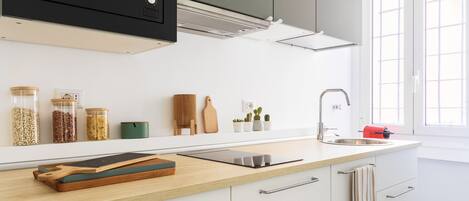 Apartment, 1 Bedroom | Private kitchen | Full-sized fridge, microwave, oven, stovetop