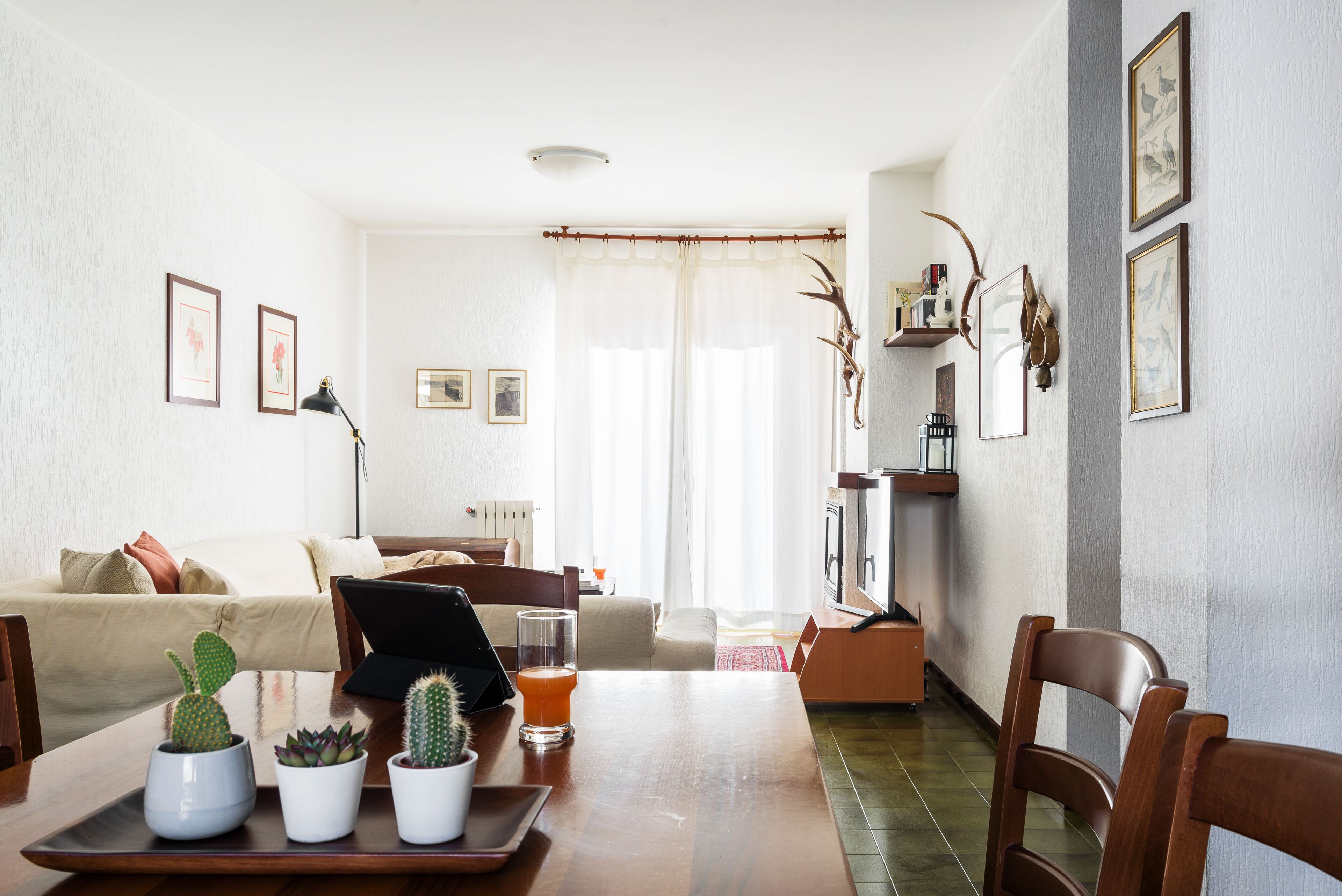 Apartment, 2 Schlafzimmer | Essbereich im Zimmer