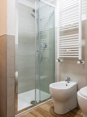Bathroom - Asso Master Guest apartment (Milan)