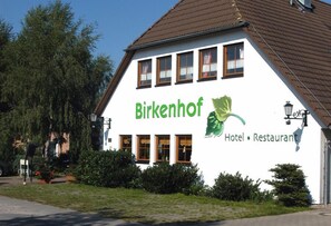 Front of property - Hotel und Restaurant Birkenhof (Ostseebad Baabe)