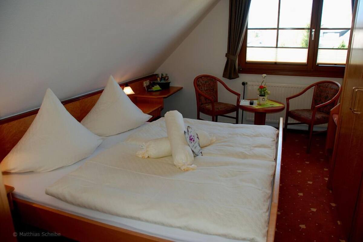 Quarto casal (Small) | Roupas de cama antialérgicas, frigobar, ferros/tábuas de passar roupa