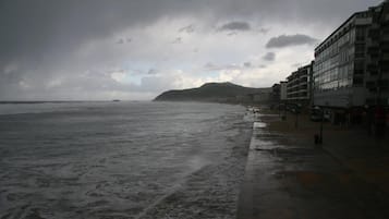 Una spiaggia nelle vicinanze, 5 bar sulla spiaggia