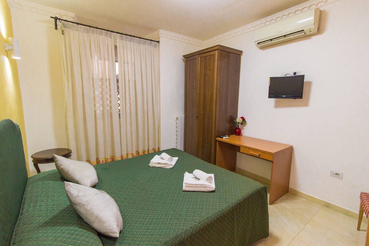 Desk, free WiFi, bed sheets