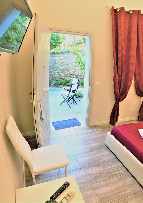 Chambre Double, 1 très grand lit, vue jardin | Équipements de la chambre