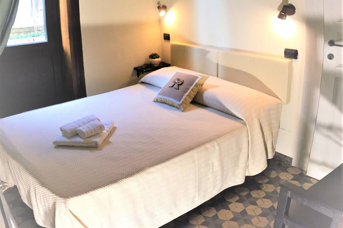 Superior Single Room | In-room safe, blackout drapes, WiFi (free), bed sheets