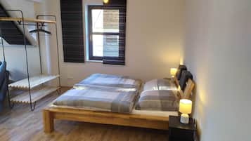 1 bedroom, free WiFi, bed sheets