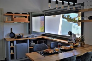 Fridge, microwave, stovetop, coffee/tea maker - A Lux Villas Santorini (Santorini)