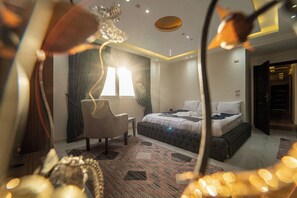 Ropa de cama de alta calidad y minibar con artículos gratuitos 