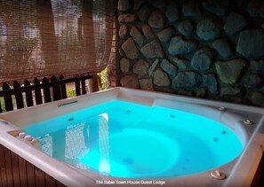 Luxury Suite, Hot Tub, Valley View | Private spa tub