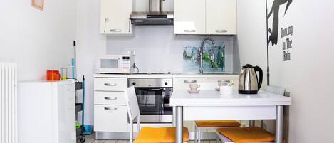 Herdplatte, Kochgeschirr/Geschirr/Besteck