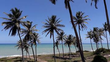 Vista para praia/oceano