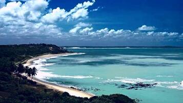 Vista para praia/oceano