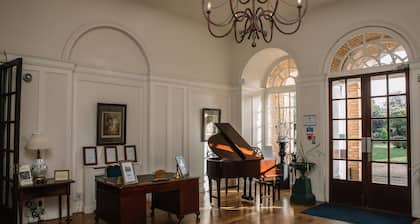 Hemswell Court
