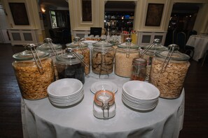 Free daily cooked-to-order breakfast  - Hemswell Court (Gainsborough)