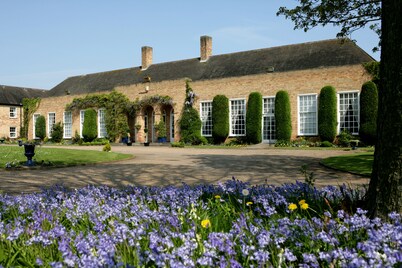 Hemswell Court