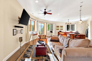 Smart TV, fireplace, ping pong