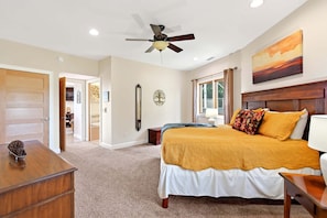 5 bedrooms, desk, iron/ironing board, free WiFi