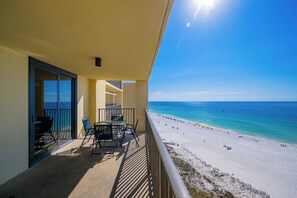 Outdoor dining - ~ Phoenix IV ~ Three Bedroom (Orange Beach)