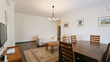 Apartment, 2 Schlafzimmer | Wohnzimmer