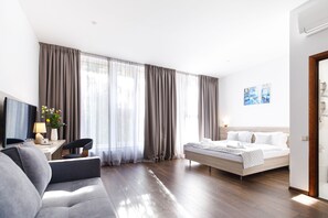 Superior Room | Minibar, desk, soundproofing, iron/ironing board (on request) - Hotel Antonio (Uzhhorod)
